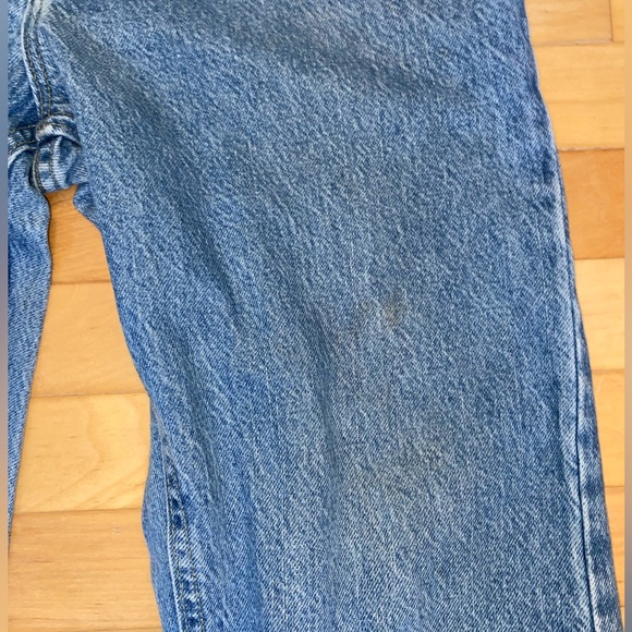 Light stains on knees - Picture 1 of 4